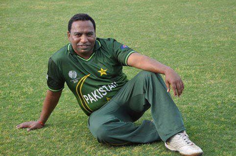 Pakistan ODI squad Azhar Ali (captain), Mohammad Hafeez, Ahmed Shehzad, Asad Shafiq, Haris Sohail, Shoaib Malik, Babar Azam, Mohammad Rizwan, Sarfraz Ahmed (wk), Anwar Ali, Hammad Azam, Imad Wasim, Yasir Shah, Wahab Riaz, Mohammad Sami, Junaid Khan