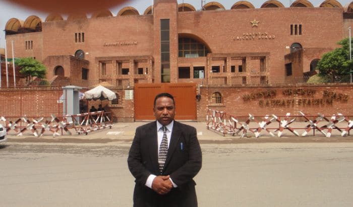 پی ایس ایل 7: میں 20 روز باقی….. الٹی گنتی شروع…کھلاڑیوں کی تصاویر, دیو ہیکل ٹرافی, کاؤنٹ ڈاؤن کلاک سٹیڈیم کے باہر نصب ………..رپورٹ؛اصغرعلی مبارک سے