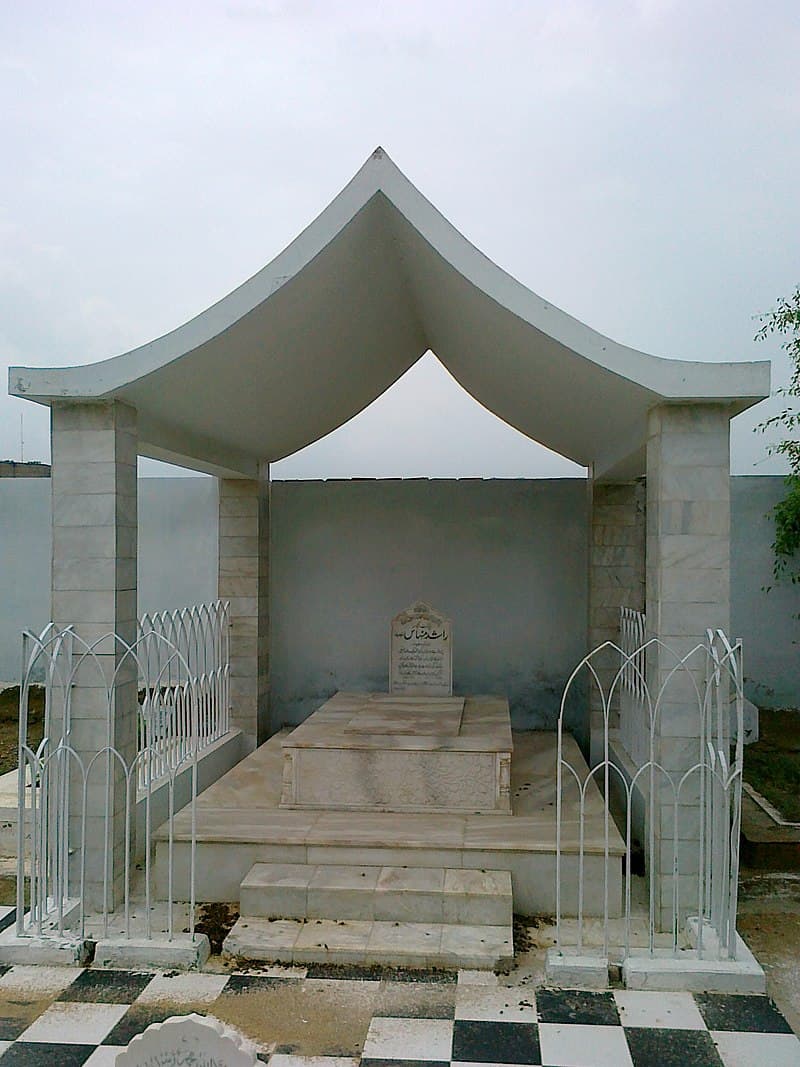 پاکستانی مسلح افواج کی جانب سے پائلٹ آفیسر راشد منہاس شہید کو 52ویں یوم شہادت پر شاندار خراج عقیدتArmed Forces of Pakistan Pay Rich Tribute to Pilot Officer Rashid Minhas Shaheed on 52nd Martyrdom Anniversary…..Report ; ASGHAR ALI MUBARAK