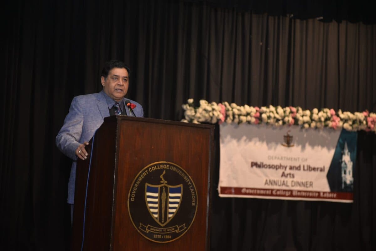 Brett Philosophical Society Government College University’s annual eventبریٹ فلاسوفیکل سوسائٹی گورنمنٹ کالج یونیورسٹی کی سالانہ تقریب (اصغر علی مبارک)