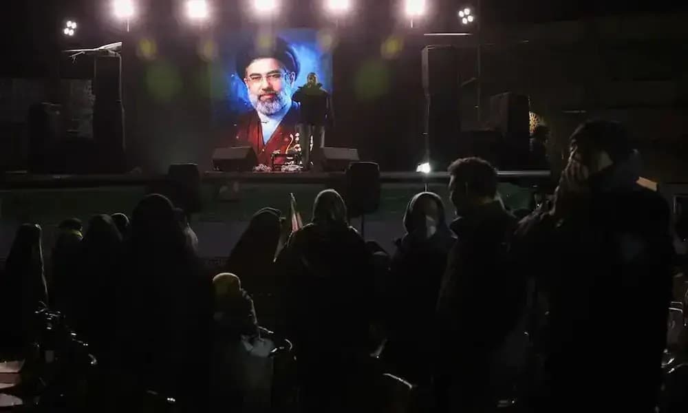 US President claims talks with Iran, Pakistani diplomatic efforts, Shahbaz Sharif’s contact with the Iranian President,امریکی صدر کاایران سے مذاکرات کا دعویٰ ,پاکستانی سفارتی کوشش ,شہباز شریف کا ایرانی صدر سےرابطہ،رئیس جمهور آمریکا مدعی مذاکره با ایران، تلاشهای دیپلماتیک پاکستان، تماس شهباز شریف با رئیس جمهور ایران، ….؛ زعم الرئيس الأمريكي دونالد ترامب استمرار المحادثات مع إيران، بينما نفت وسائل الإعلام الإيرانية استمرار أي محادثات مع الولايات