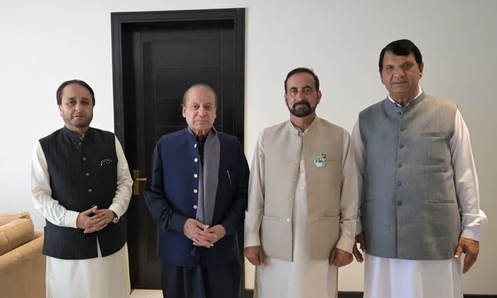 .گلگت بلتستان انتخابی معرکہ آ ج ; سجے گا کس کےسر ,حکمرانی کا تاج ؟