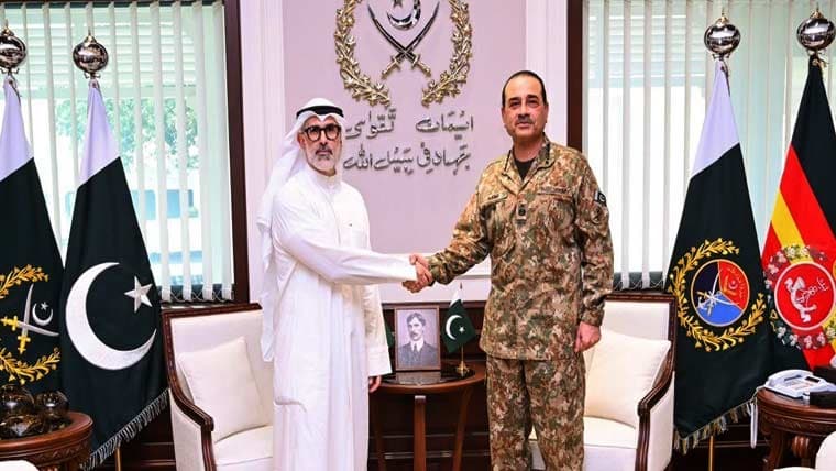کویتی وزیر خارجہ کی فیلڈ مارشل سے ملاقات، دفاعی تعاون پر اتفاقKuwaiti Foreign Minister meets Field Marshal, agrees on defense cooperation