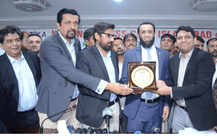 حکومت میڈیا کے مسائل حل کرنے کے لیے پرعزم